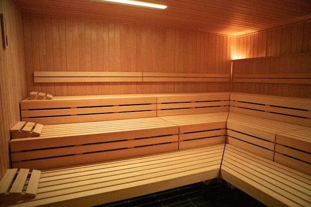 do you do steam room or sauna first